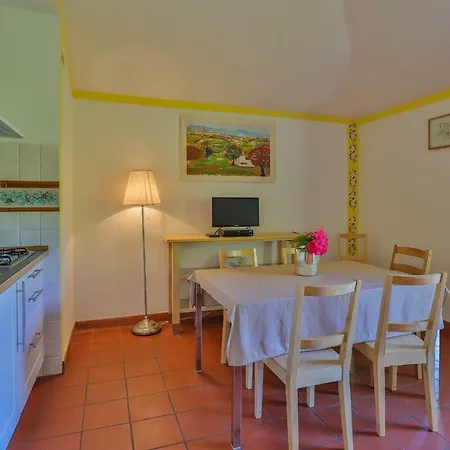 Il Castagno Aparthotel Pistoia